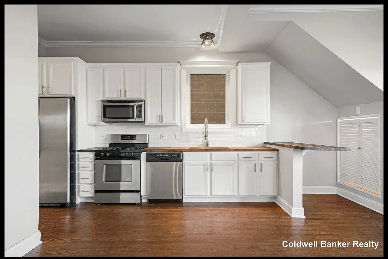 2 bed, 1.0 bath, 950 sqft, $2,500 — Photo 4