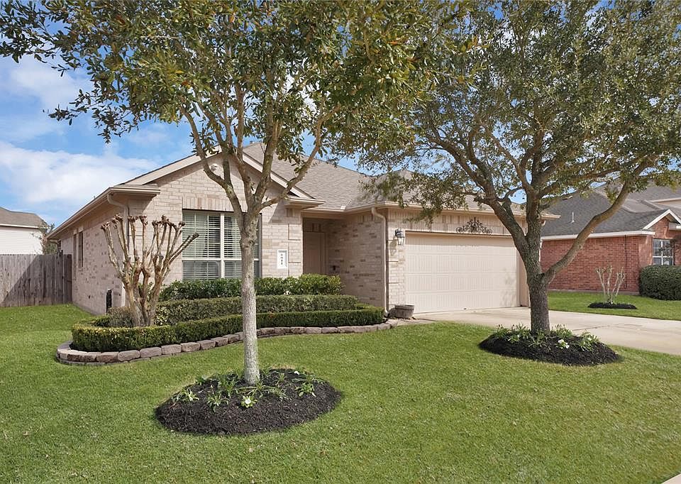 1st image of 6011 Village Grove Dr