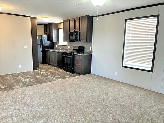 2nd image of 825 Audrey Ave