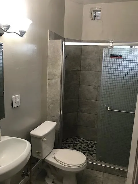 Studio, 200 sqft, $750 — Photo 4