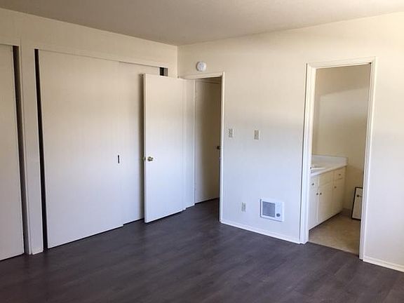 4th image of 210 S Illinois St APT 3