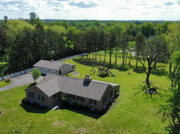 15027 Braddock Rd, Centreville, VA 20120