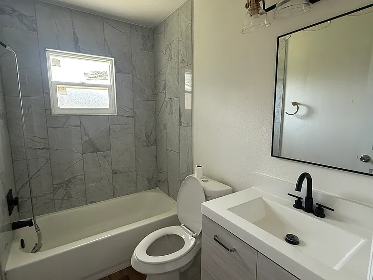 2433 Benjamin Dr — Photo 19