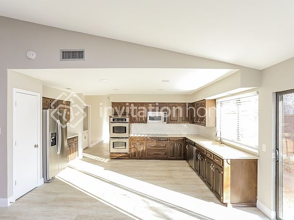 5th image of 4448 Boston Dr