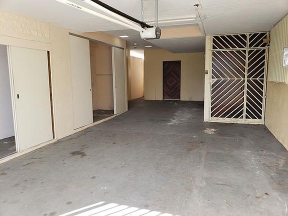 3rd image of 133 Calle Carite