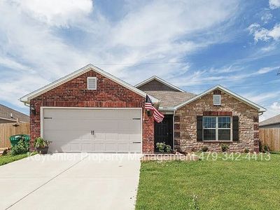 1600 Edinburgh Dr, Centerton, AR, 72719