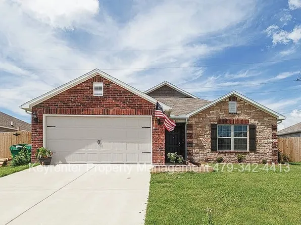 1600 Edinburgh Dr, Centerton, AR 72719