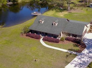 1049 Horseshoe Cove Rd, Waverly, GA 31565