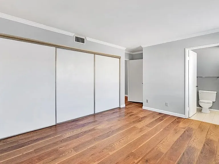 4919 Laurel Canyon Blvd #5 — Photo 5