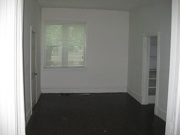 5th image of 1424 S Willow Ave