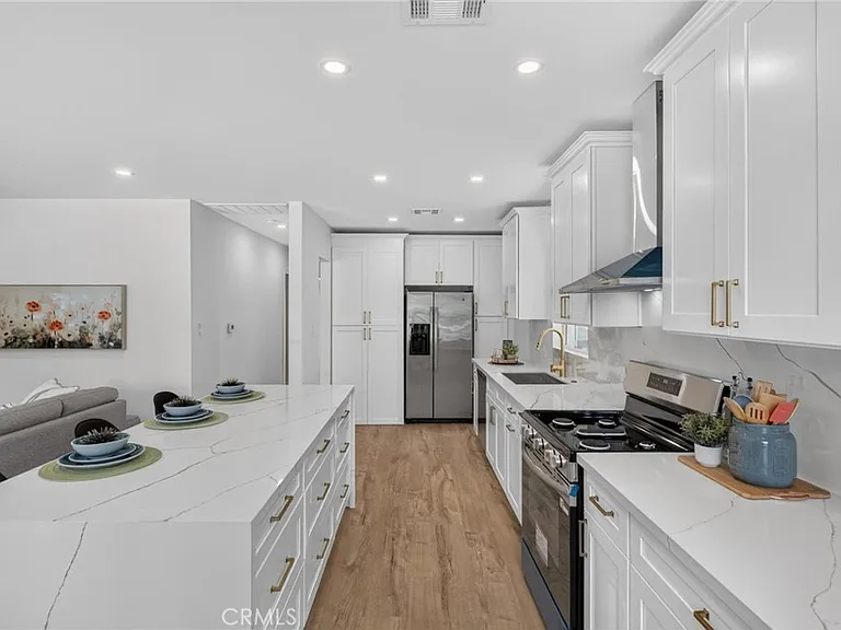 1223 W 23rd St — Photo 10