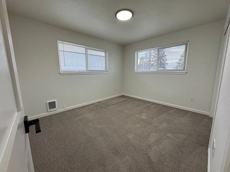 Avia Apartments | Renovated Homes in Seattle's Greenwood Neighborhood | 1 MONTH FREE!! — Photo 30