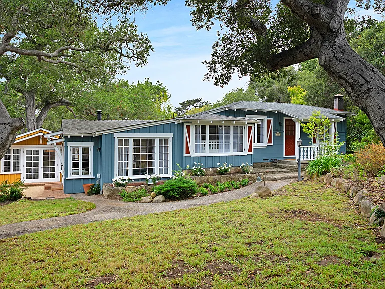 540 Periwinkle Ln — Photo 1