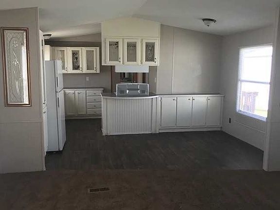 2nd image of 813 Aspen Ln #104