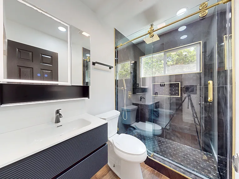 318 Renee Dr — Photo 24