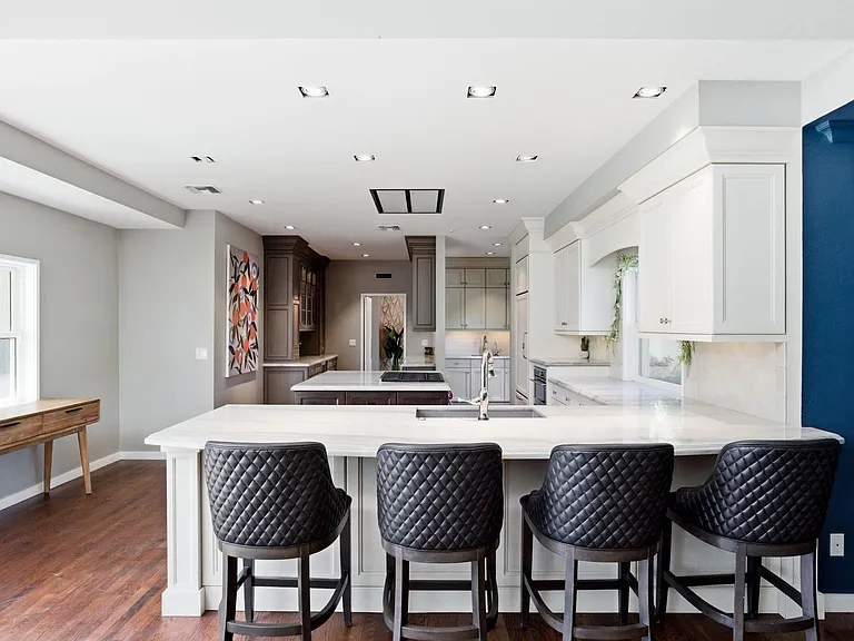 2939 N Manor Dr W — Photo 11