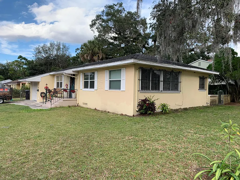 321 S Forest Ave — Photo 4