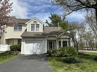 2 Chatham Ct, Fishkill, NY 12524