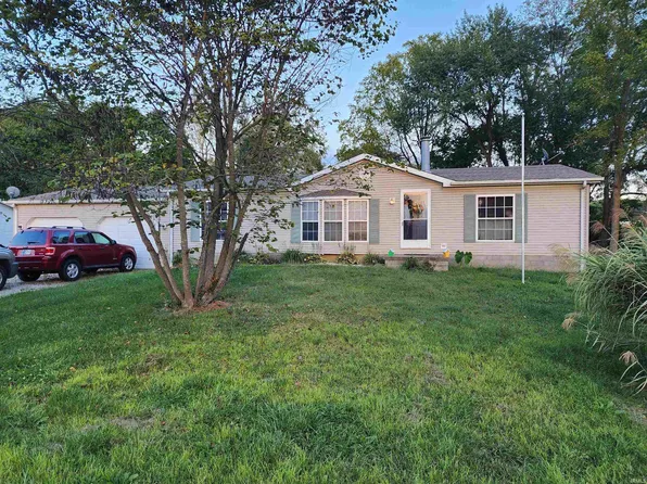 11210 Country Homes Dr, Evansville, IN 47712