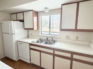 728 W San Antonio St #108-B, Lockhart, TX 78644