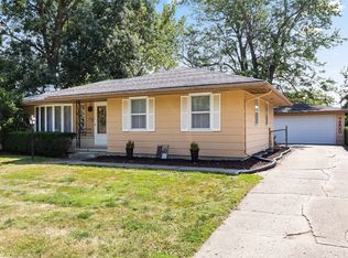 7200 Twana Dr, Urbandale, IA 50322