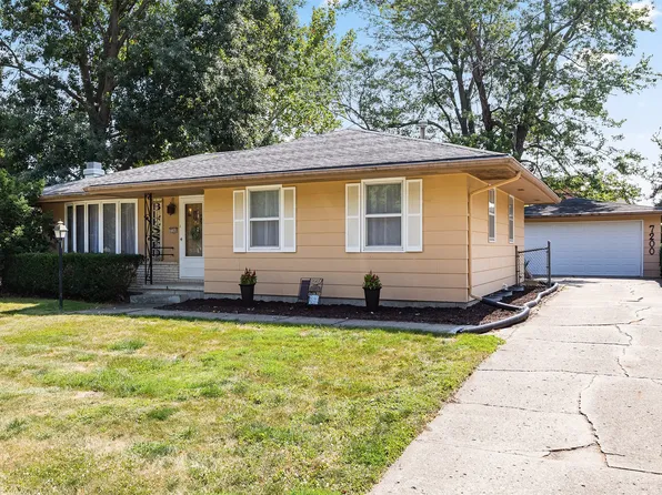 7200 Twana Dr, Urbandale, IA 50322