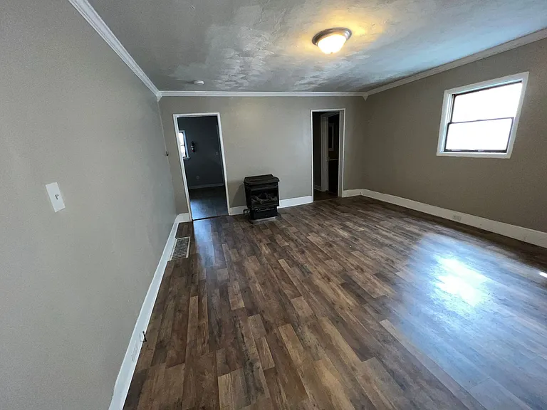 338-340 N Garfield Ave #1 — Photo 8