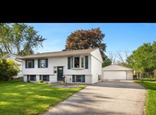 1075 Hickory St, Onalaska, WI 54650