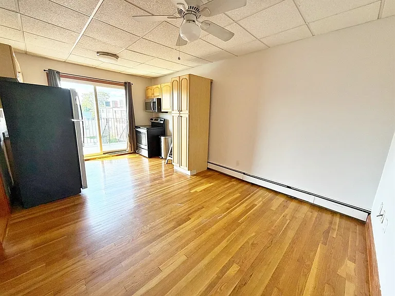 14 Cottage St #3 — Photo 2