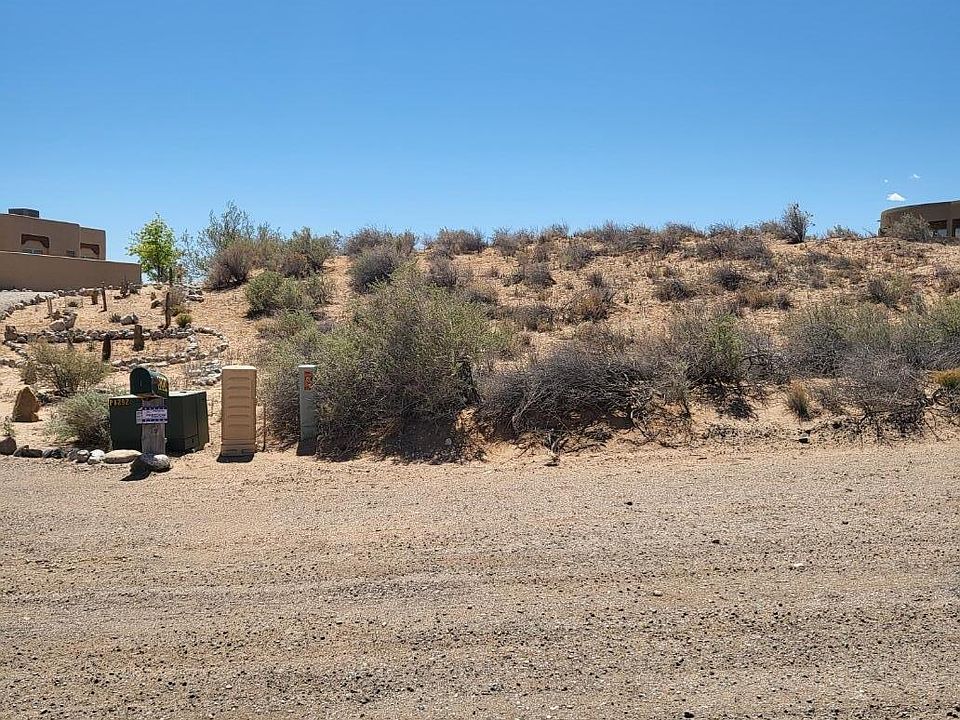 1st image of 1624 La Paz Rd NE