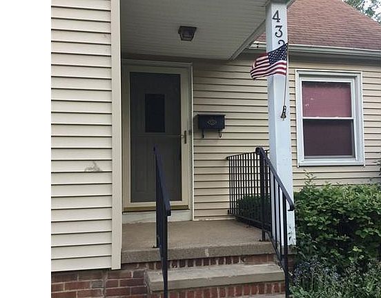 2nd image of 4327 W 143rd St