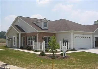 4371 Forest Gln NW photo 1