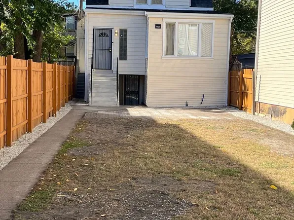 7438 S Champlain Ave, Chicago, IL 60619