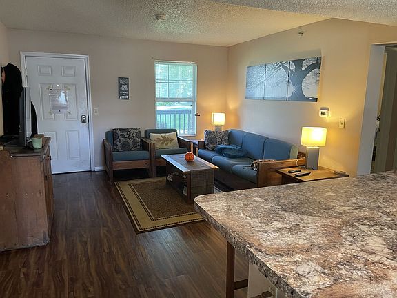 3rd image of 15 S Shafer St APT 1501