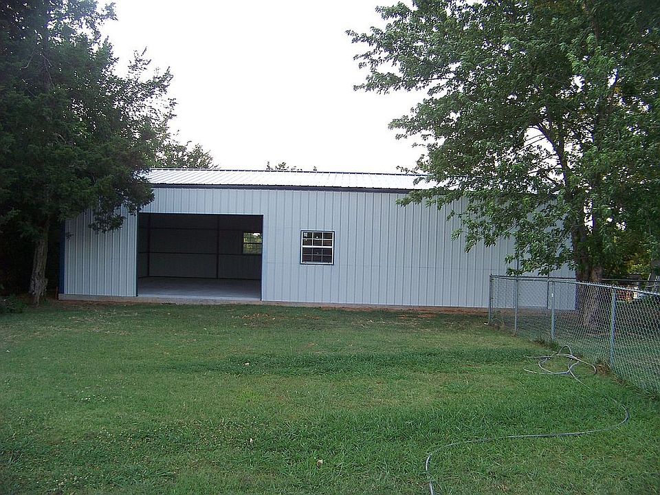 2nd image of 402 East Broadway