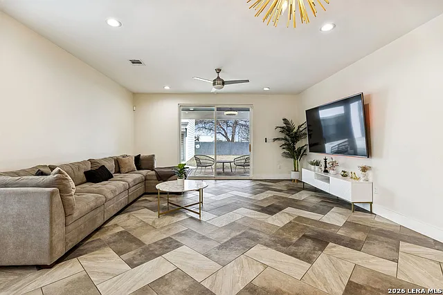 303 Pendleton Ave — Photo 15