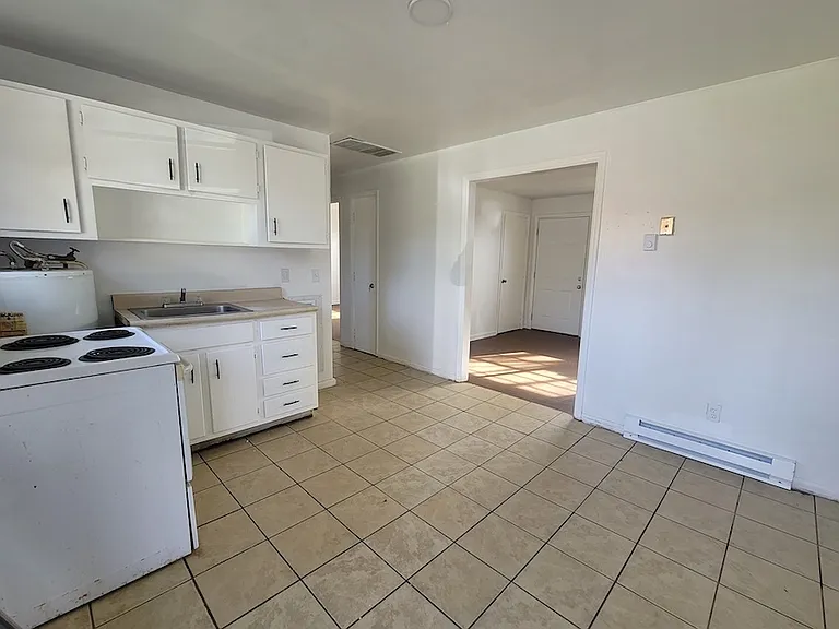 317 E Florida St #B — Photo 4