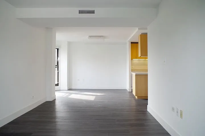 1400 E. 57th Street — Photo 24