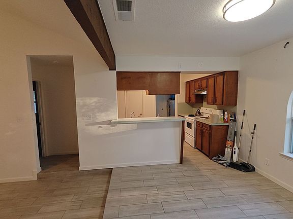 3rd image of 2500 S Celia Dr