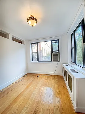 Rented by City Connections Realty | media 27