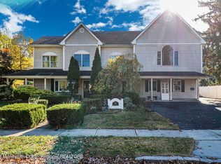 15 Pearl St, Middletown, NJ 07748