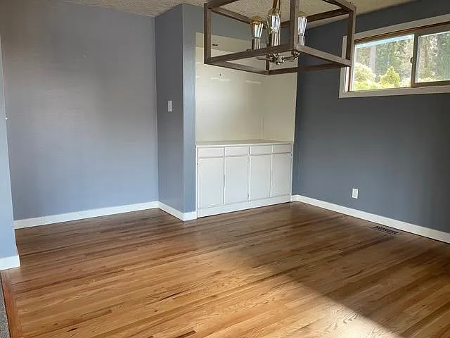 740 Berg Ct NW — Photo 15