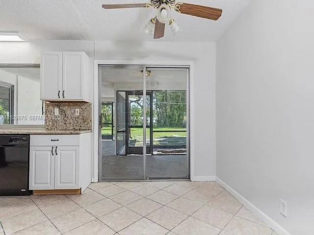 3910 NW 4th Ct — Photo 15