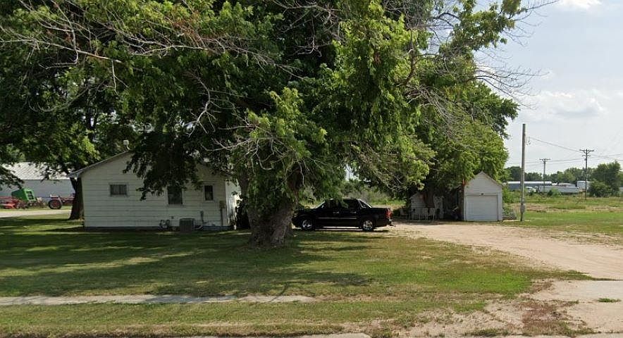 2nd image of 102 S 9th St