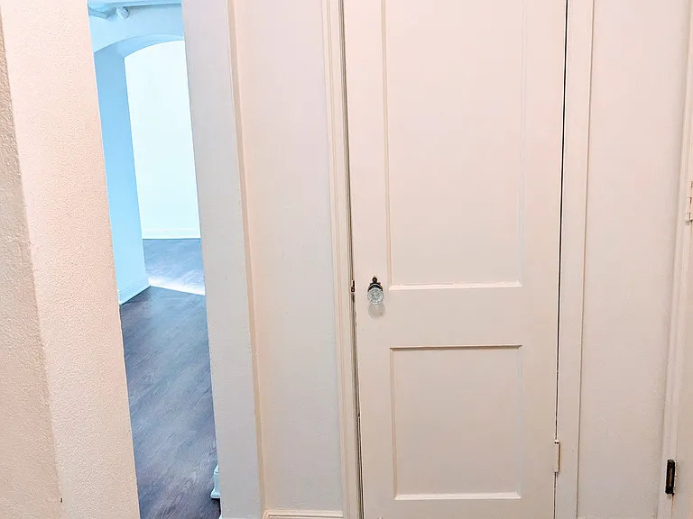 833 Grand Apartments — Photo 39