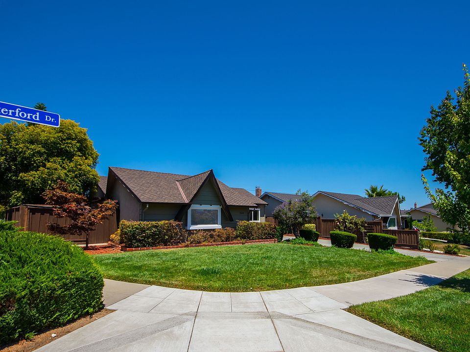 1st image of 7645 Waterford Dr
