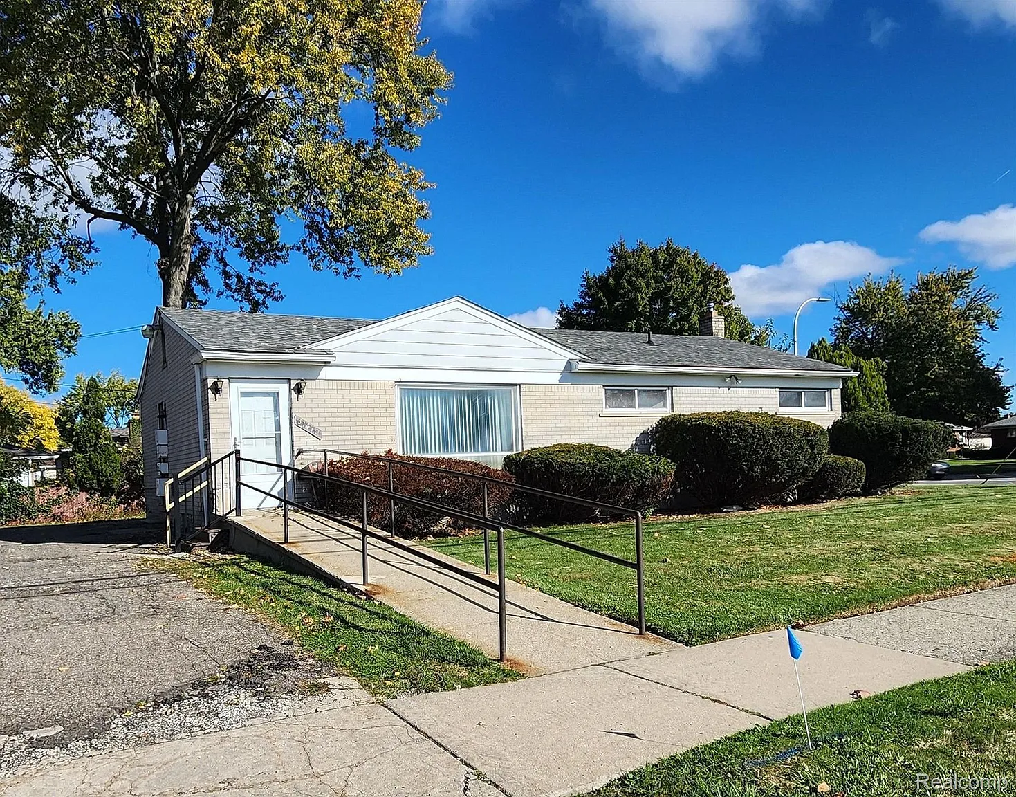 31410 Joy Rd photo 1