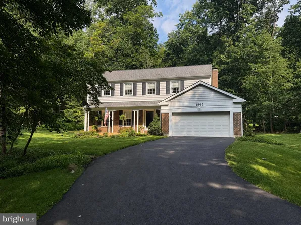 1842 Post Oak Trl, Reston, VA 20191