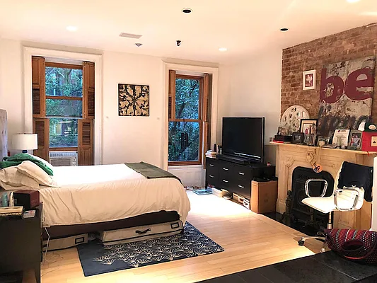 Rented by Compass | media 24