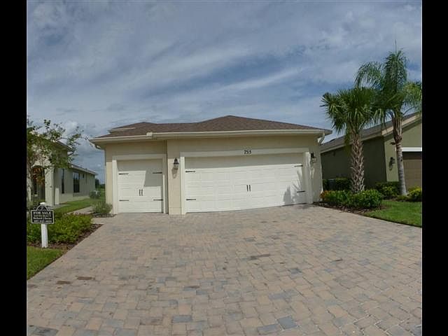 1st image of 755 Shady Canyon Way